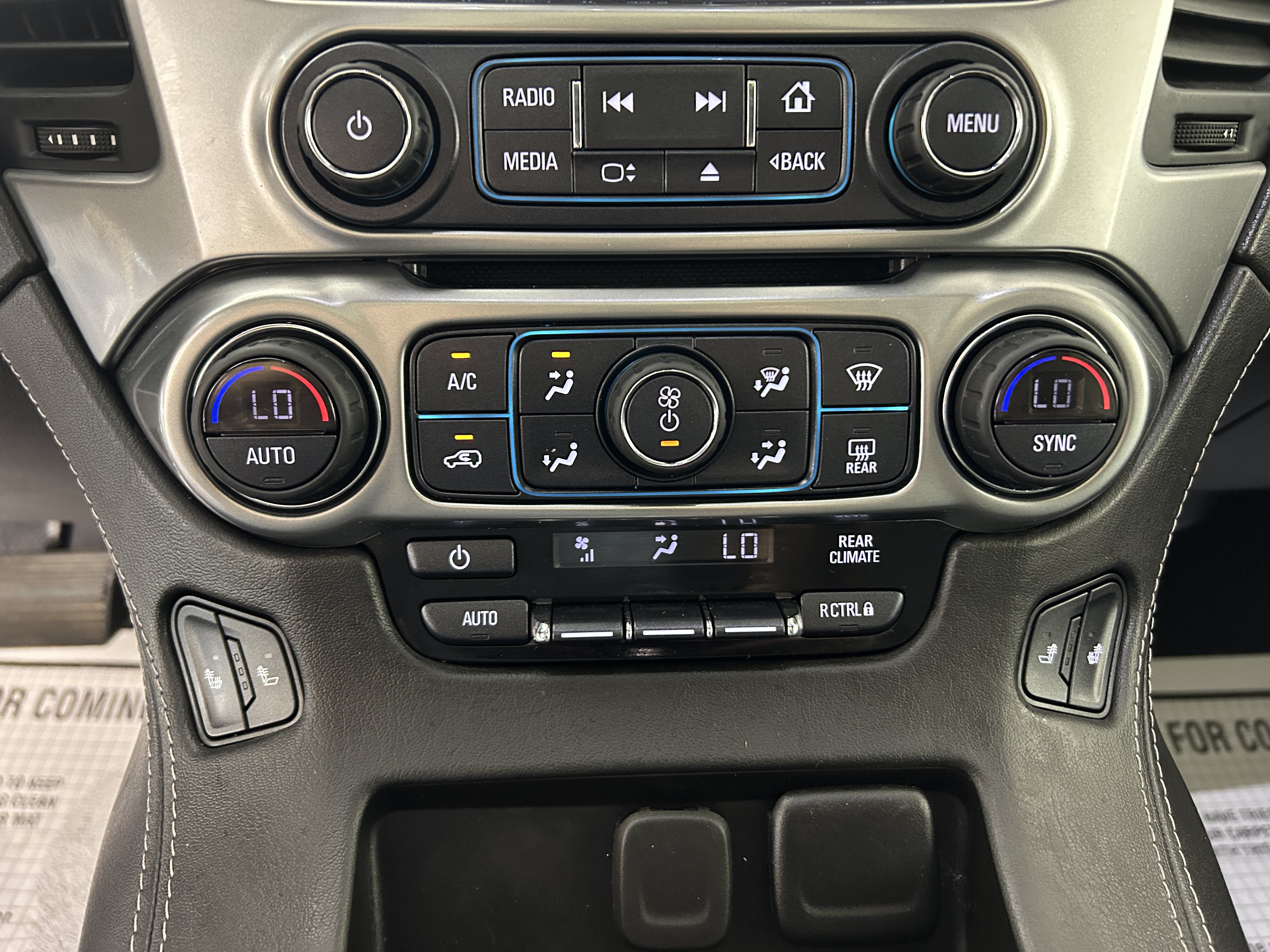 Used 2020 Chevrolet Suburban LT w/ Luxury Package AWD/4WD image 16