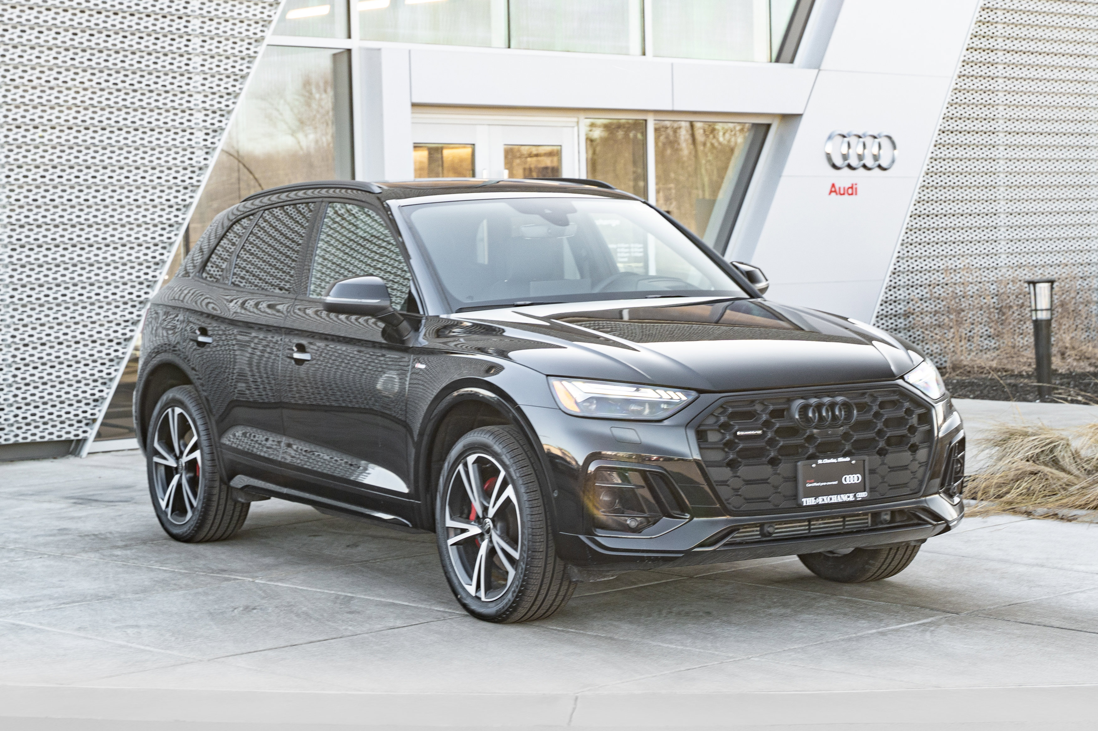 Certified 2025 Audi Q5 Prestige image 2