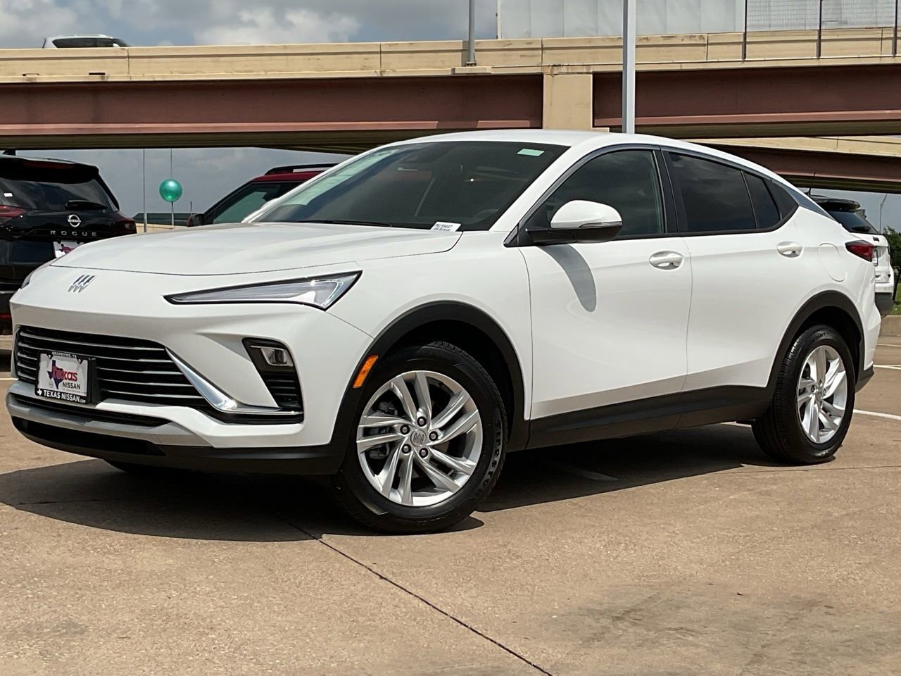 Used 2025 Buick Envista Preferred image 2