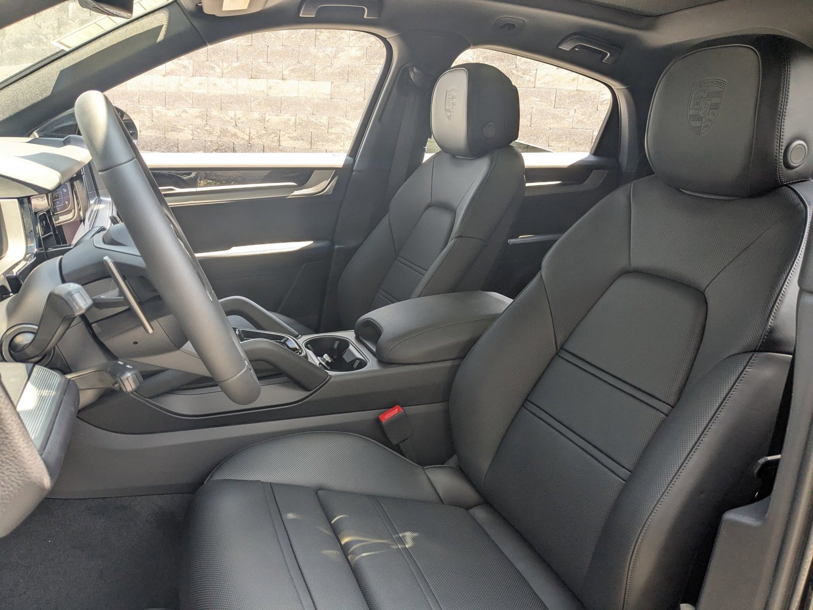 New 2025 Porsche Cayenne Coupe image 5