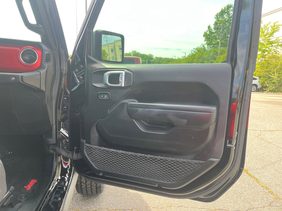 Used 2021 Jeep Gladiator Rubicon w/ LED Lighting Group AWD/4WD image 32