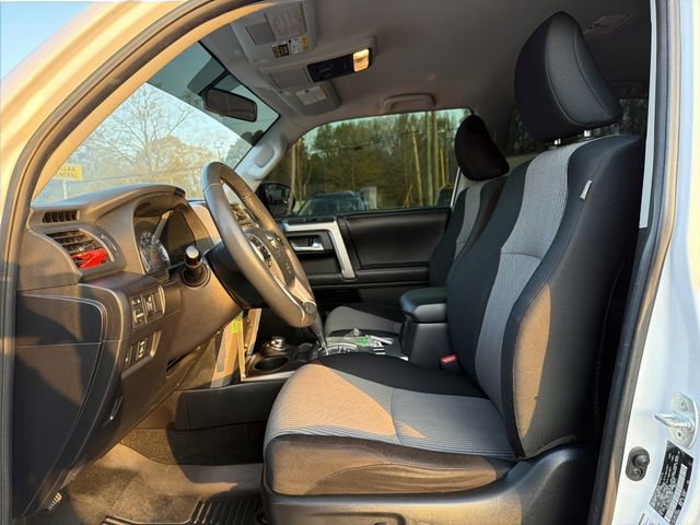 Used 2019 Toyota 4Runner SR5 AWD/4WD image 11