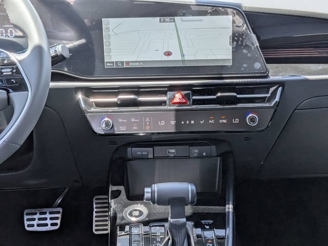 Used 2025 Kia Niro EX Touring FWD image 17