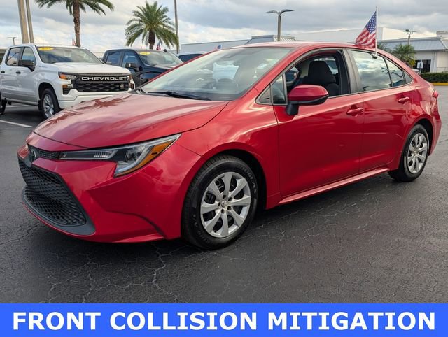 Used 2021 Toyota Corolla LE image 3