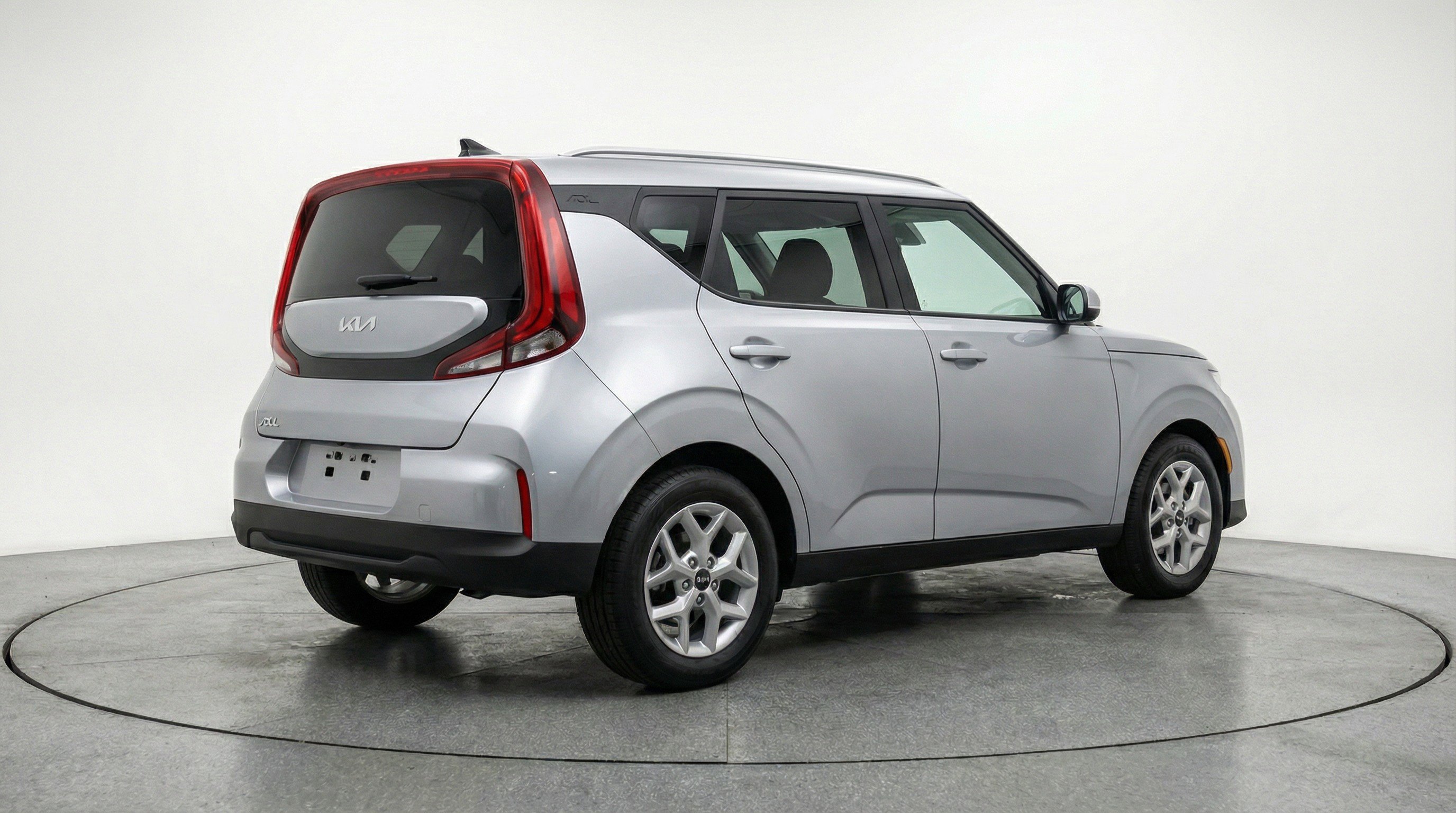 Used 2025 Kia Soul LX w/ LX Technology Package FWD image 9