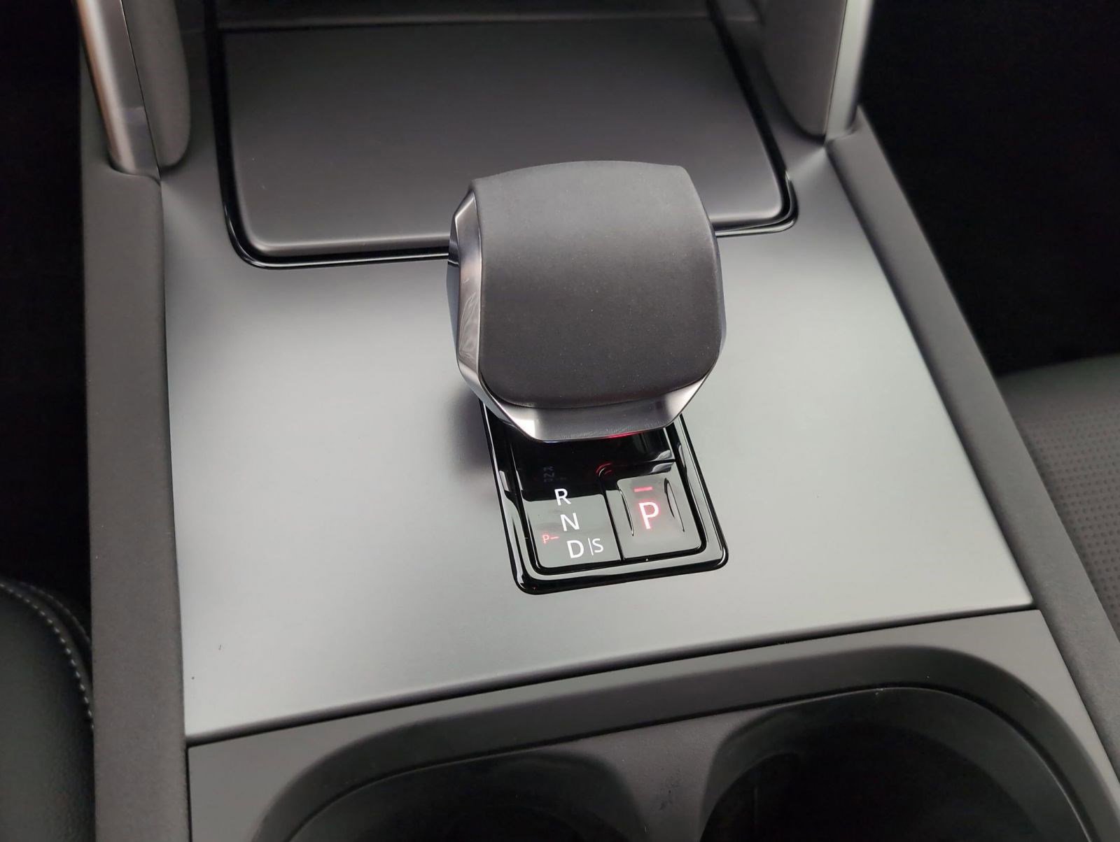 New 2025 Land Rover Discovery Sport Dynamic SE AWD/4WD image 17