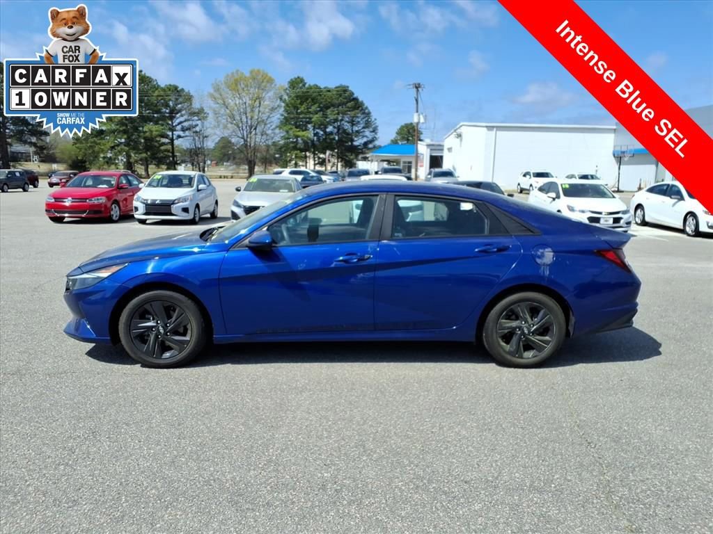 Used 2023 Hyundai Elantra SEL w/ Cargo Package image 2