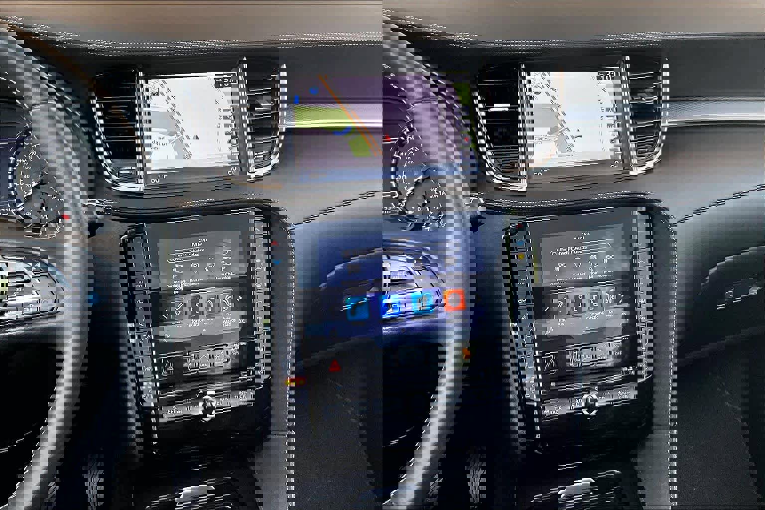 Used 2022 INFINITI QX50 Sensory image 7