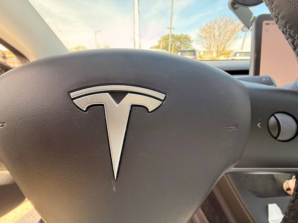 Used 2023 Tesla Model 3 Performance image 10