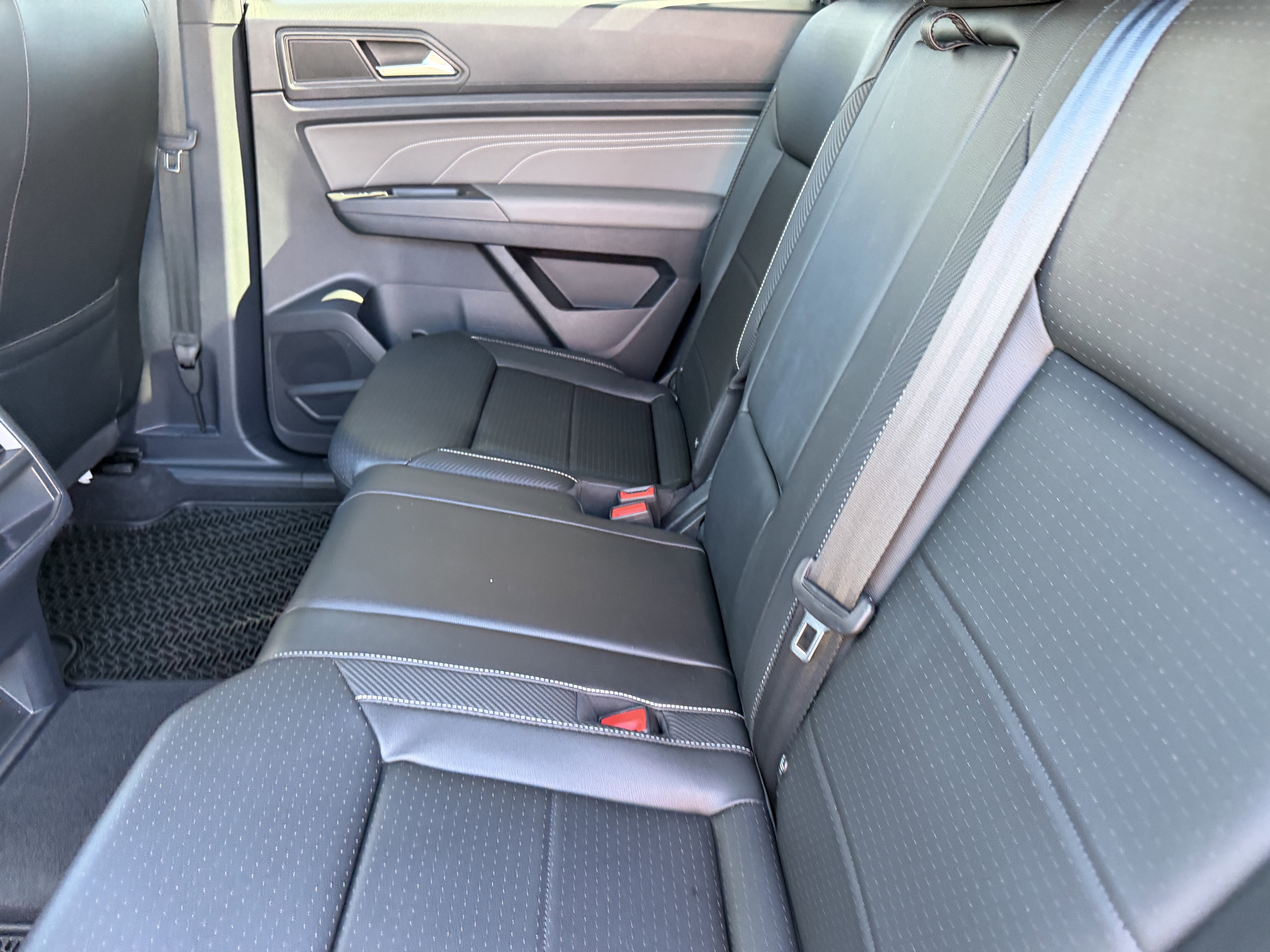 Used 2023 Volkswagen Atlas Cross Sport SE w/ Panoramic Sunroof Package image 18