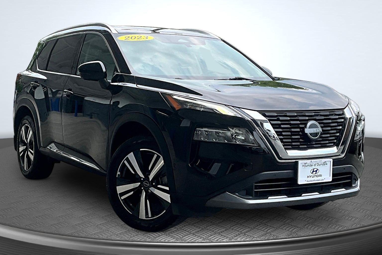 Used 2023 Nissan Rogue SL w/ SL Premium Package AWD/4WD image 2
