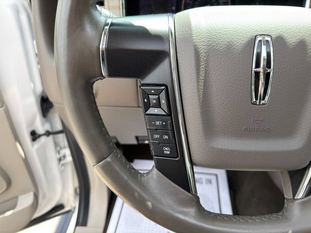 Used 2017 Lincoln Navigator Select AWD/4WD image 39