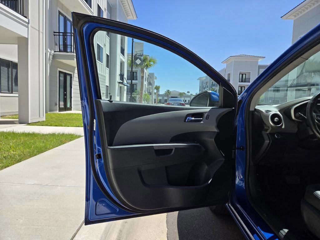 Used 2017 Chevrolet Sonic Premier image 31