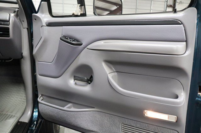 Used 1997 Ford F250 4x4 Regular Cab Heavy Duty image 44
