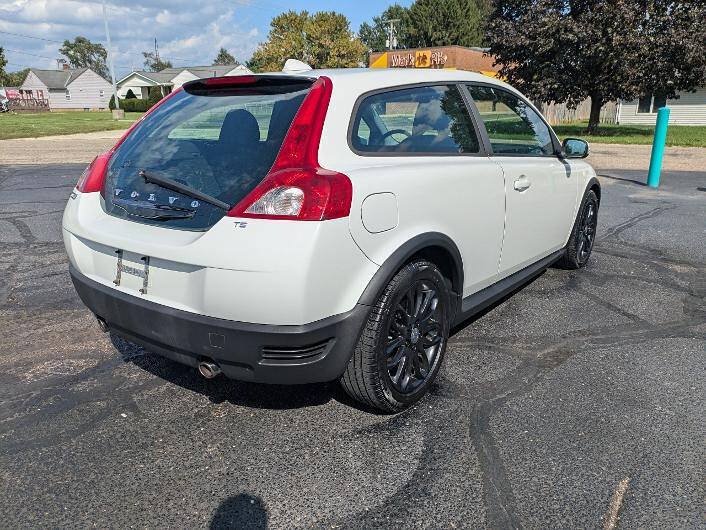 Used 2009 Volvo C30 FWD image 7