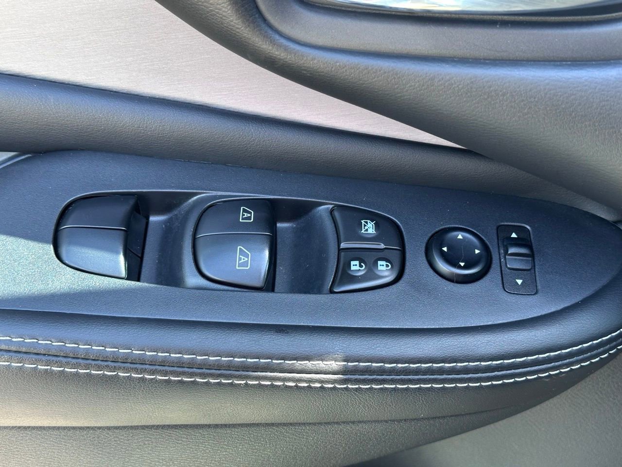 Used 2020 Nissan Murano SV FWD image 20