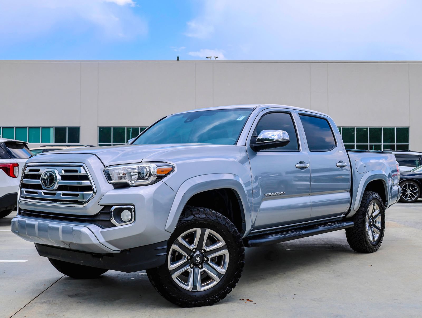 Used 2019 Toyota Tacoma Limited AWD/4WD image 1