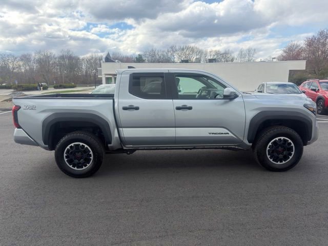 Used 2024 Toyota Tacoma TRD Off-Road AWD/4WD image 4