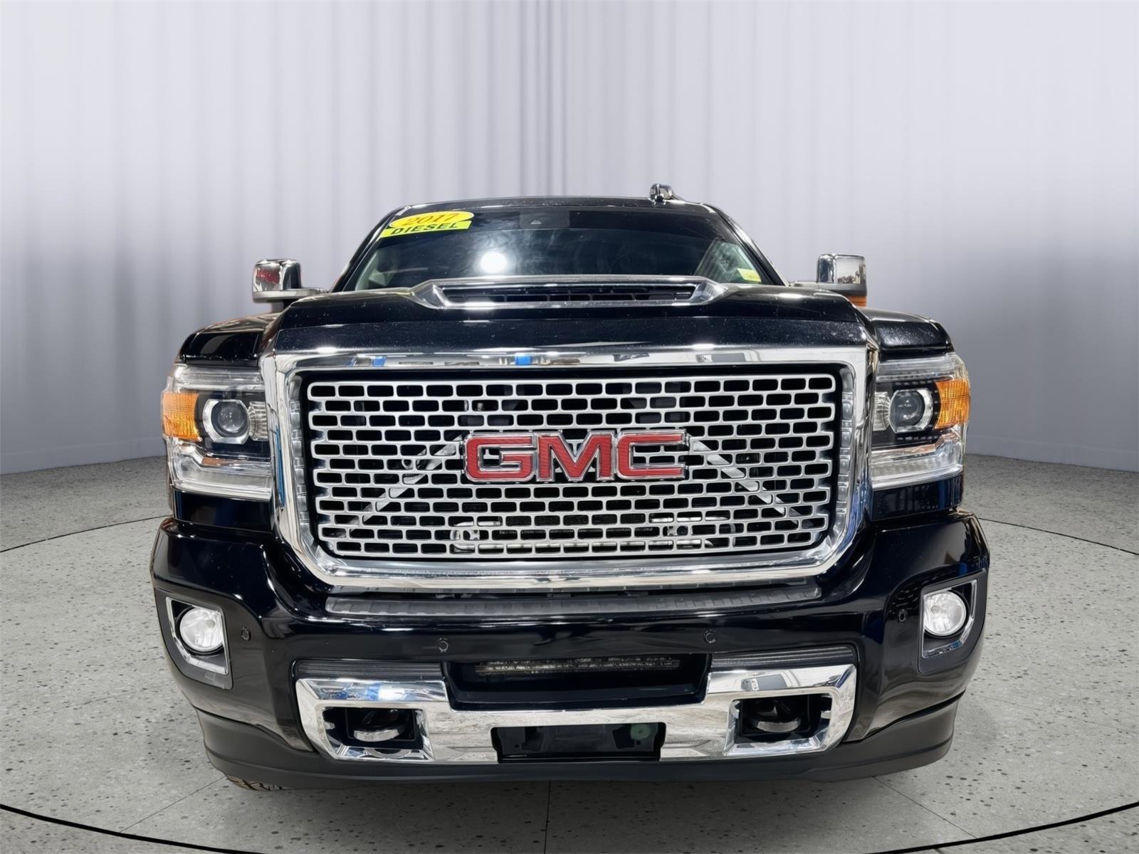 Used 2017 GMC Sierra 2500 Denali w/ Duramax Plus Package AWD/4WD image 39