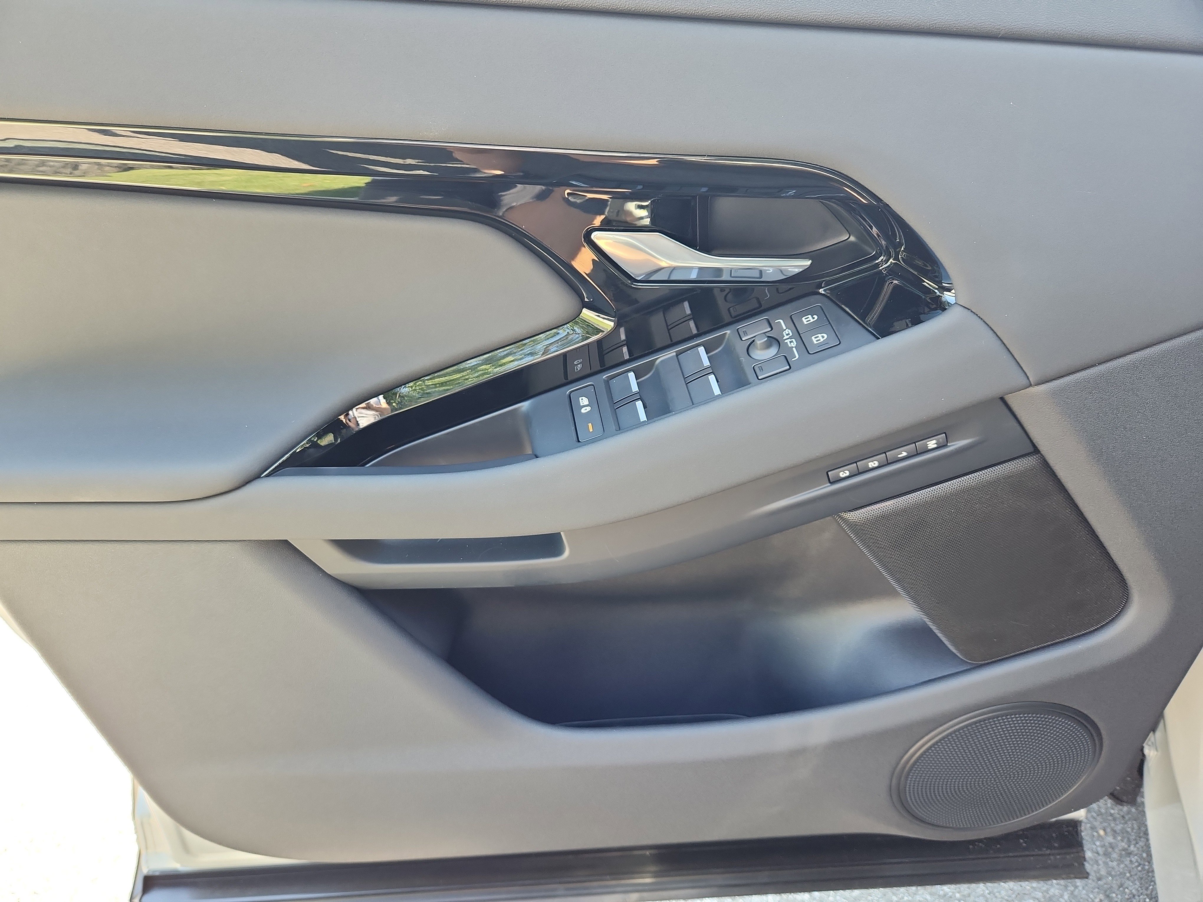 New 2026 Land Rover Range Rover Evoque S image 24