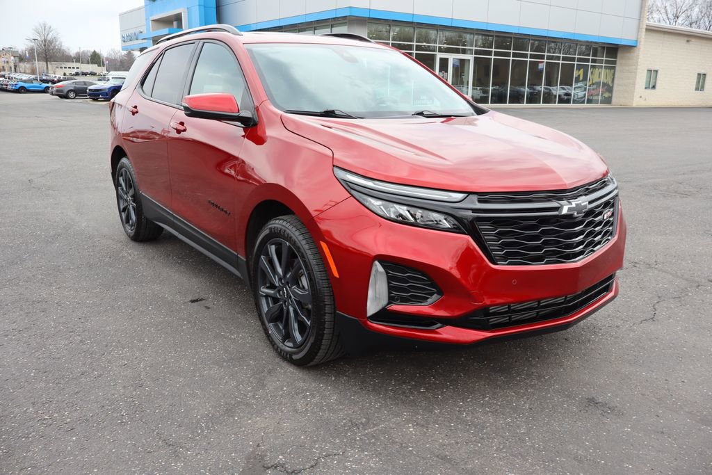 Used 2024 Chevrolet Equinox RS FWD image 2