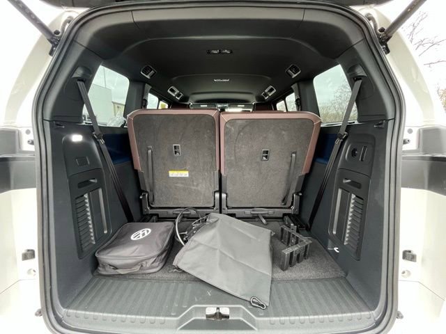 Certified 2025 Volkswagen ID. Buzz Pro S RWD image 19