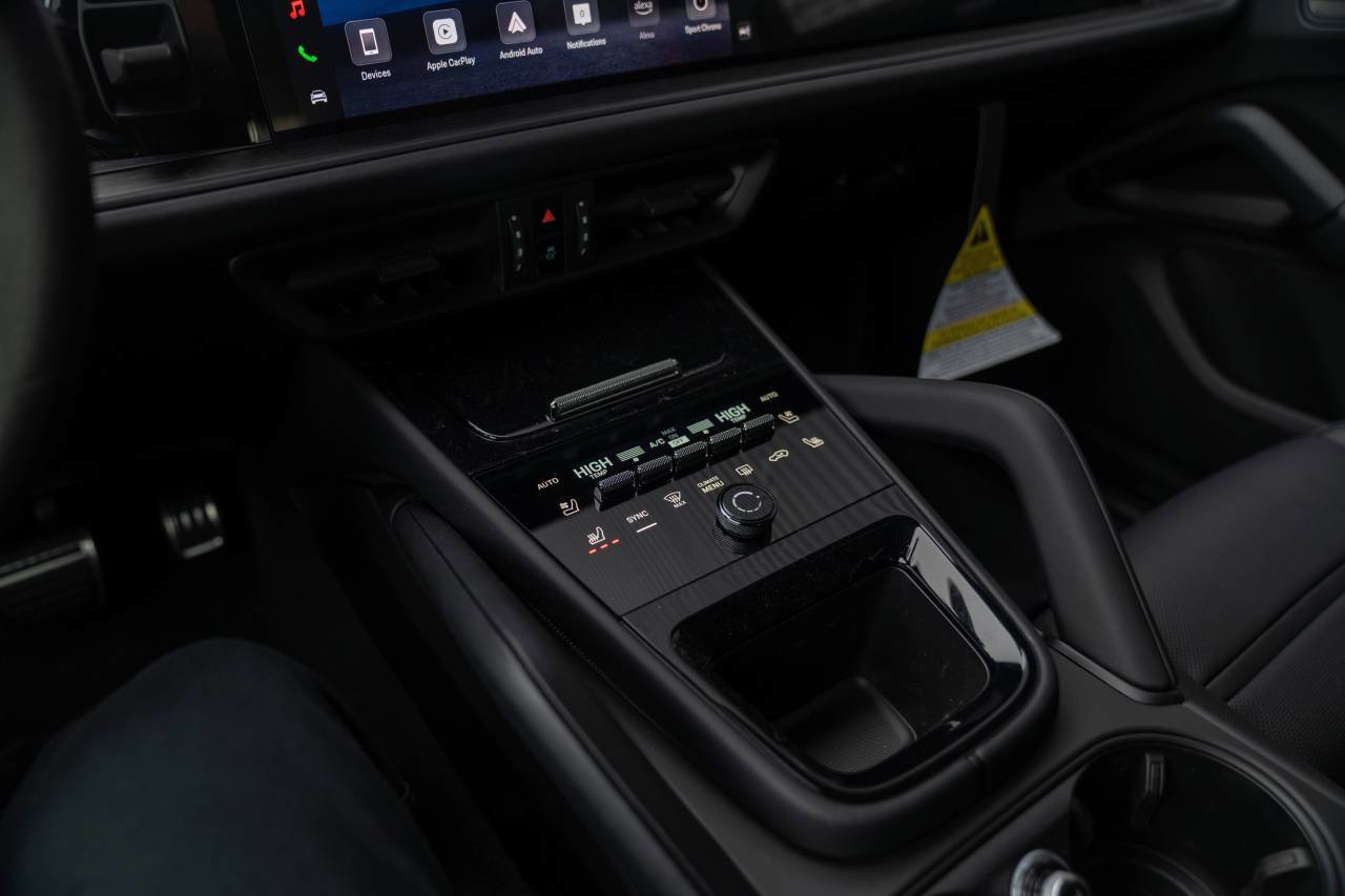 New 2026 Porsche Cayenne GTS AWD/4WD image 23