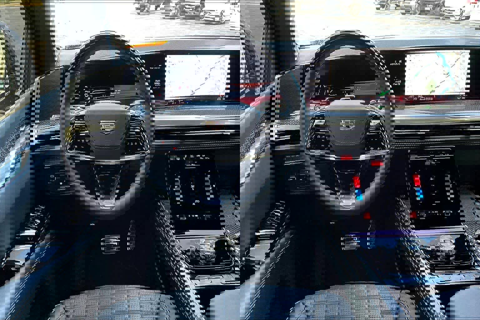 Used 2025 Cadillac Escalade V w/ LPO, ONYX Package image 5