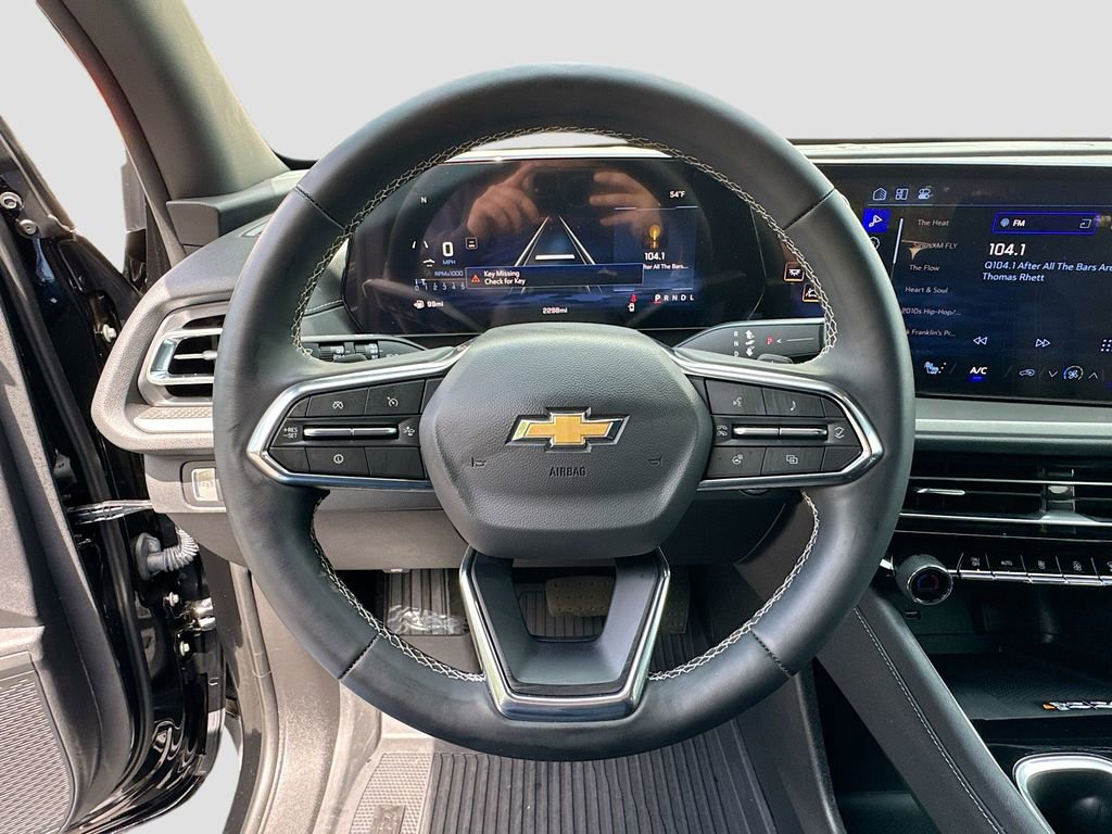 Used 2026 Chevrolet Traverse LT w/ Driver Confidence Package image 9