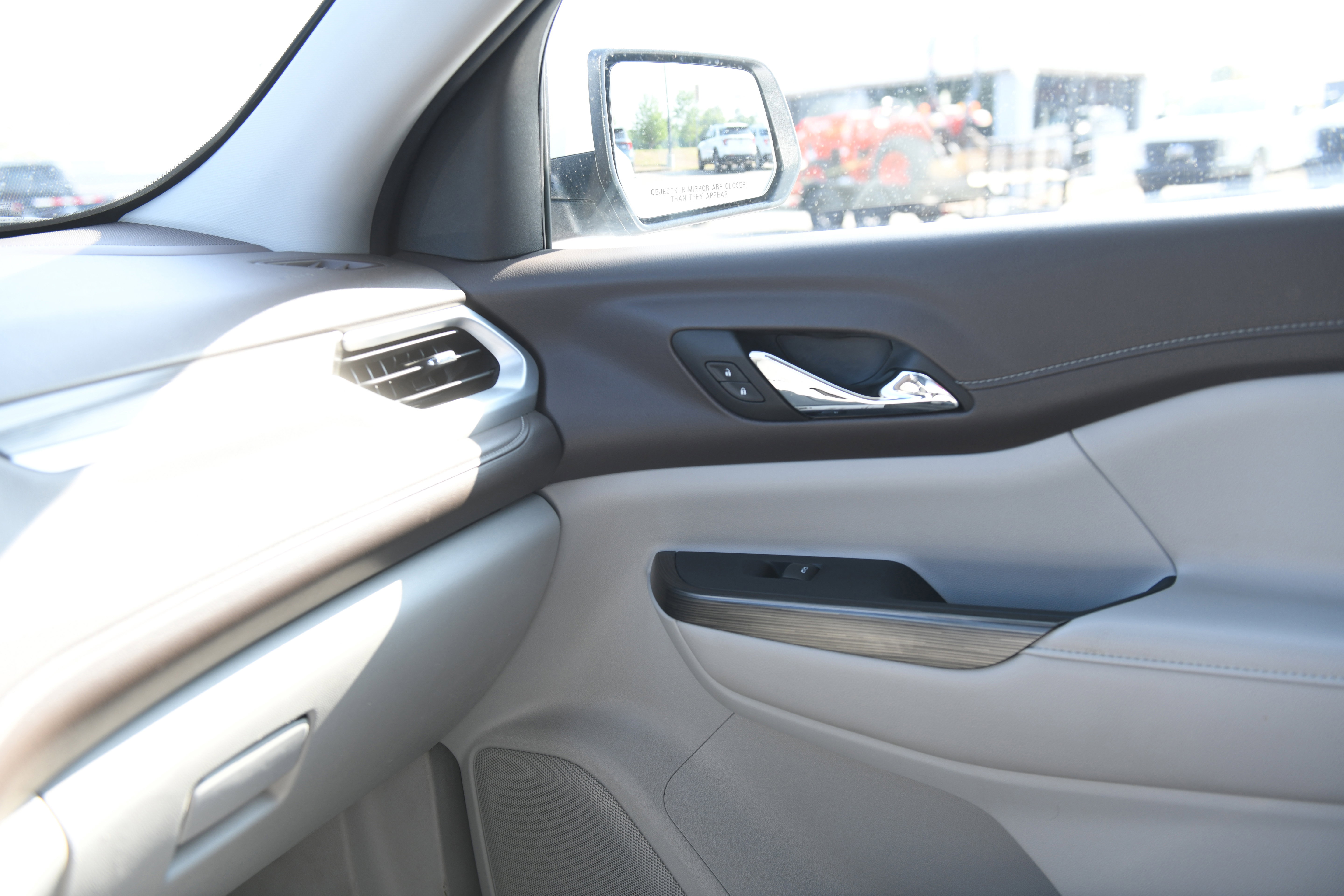 Used 2023 GMC Acadia SLT FWD image 21