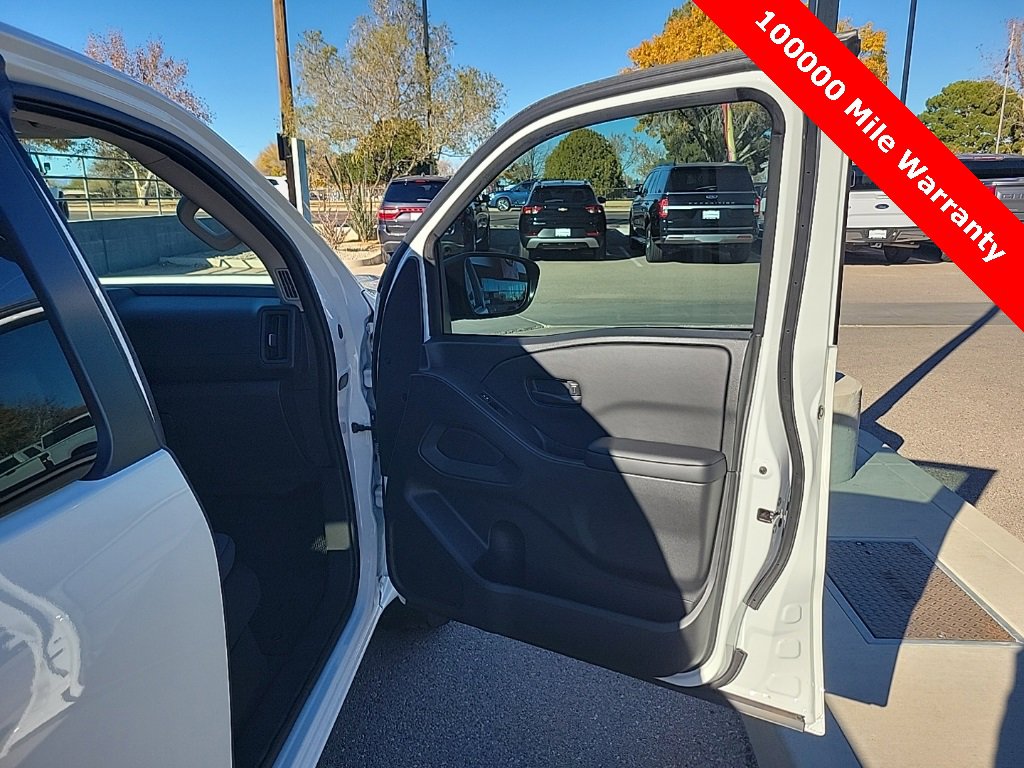 Used 2025 Nissan Frontier S image 16