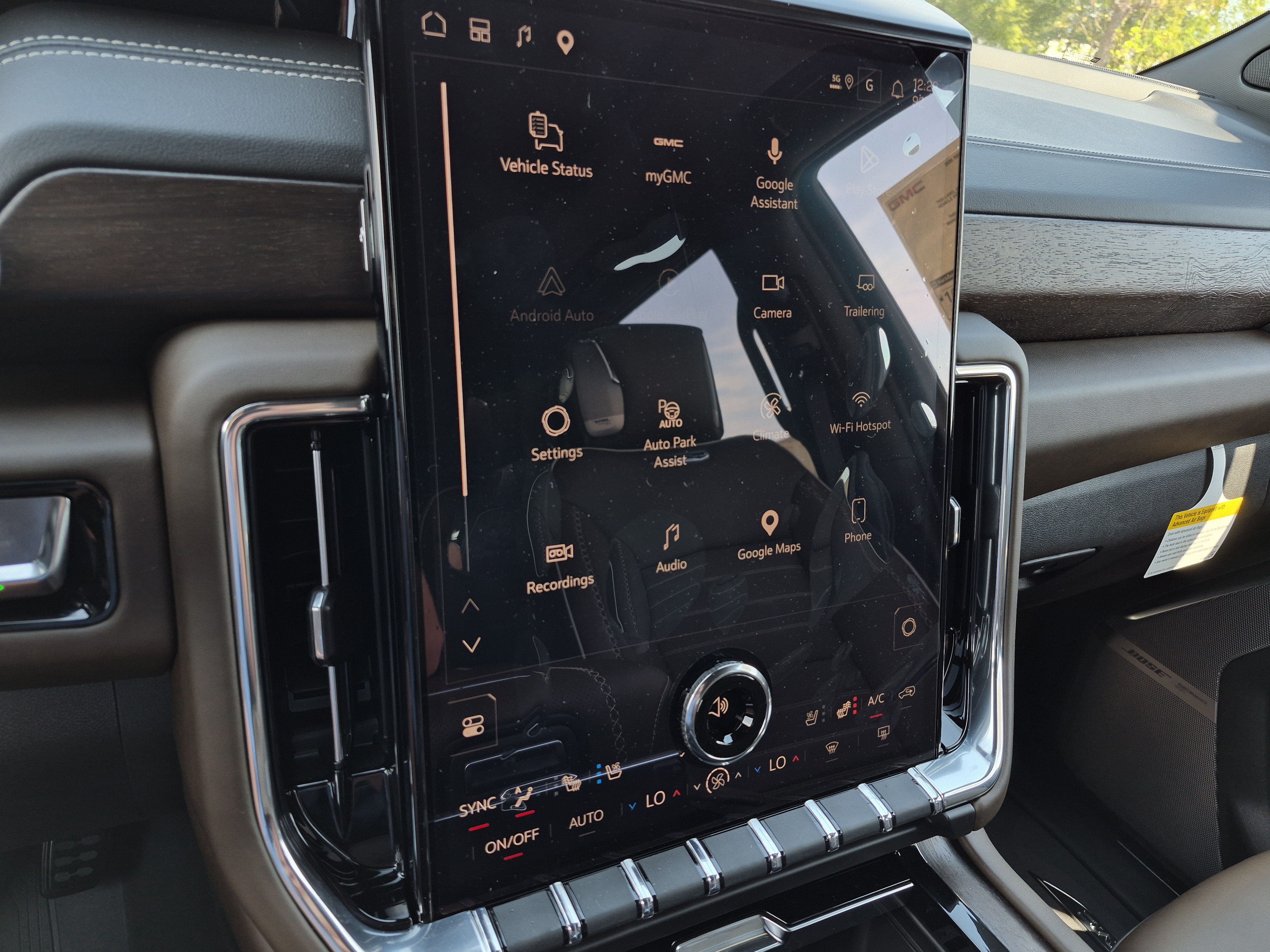 New 2026 GMC Yukon Denali Ultimate AWD/4WD image 15