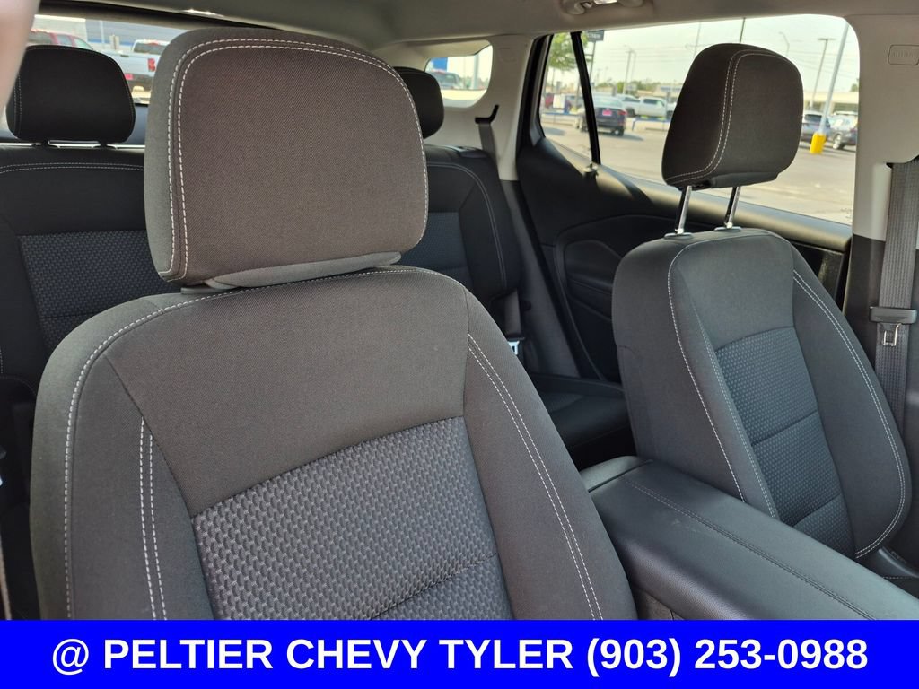 Used 2022 GMC Terrain SLE w/ Driver Convenience Package FWD image 13