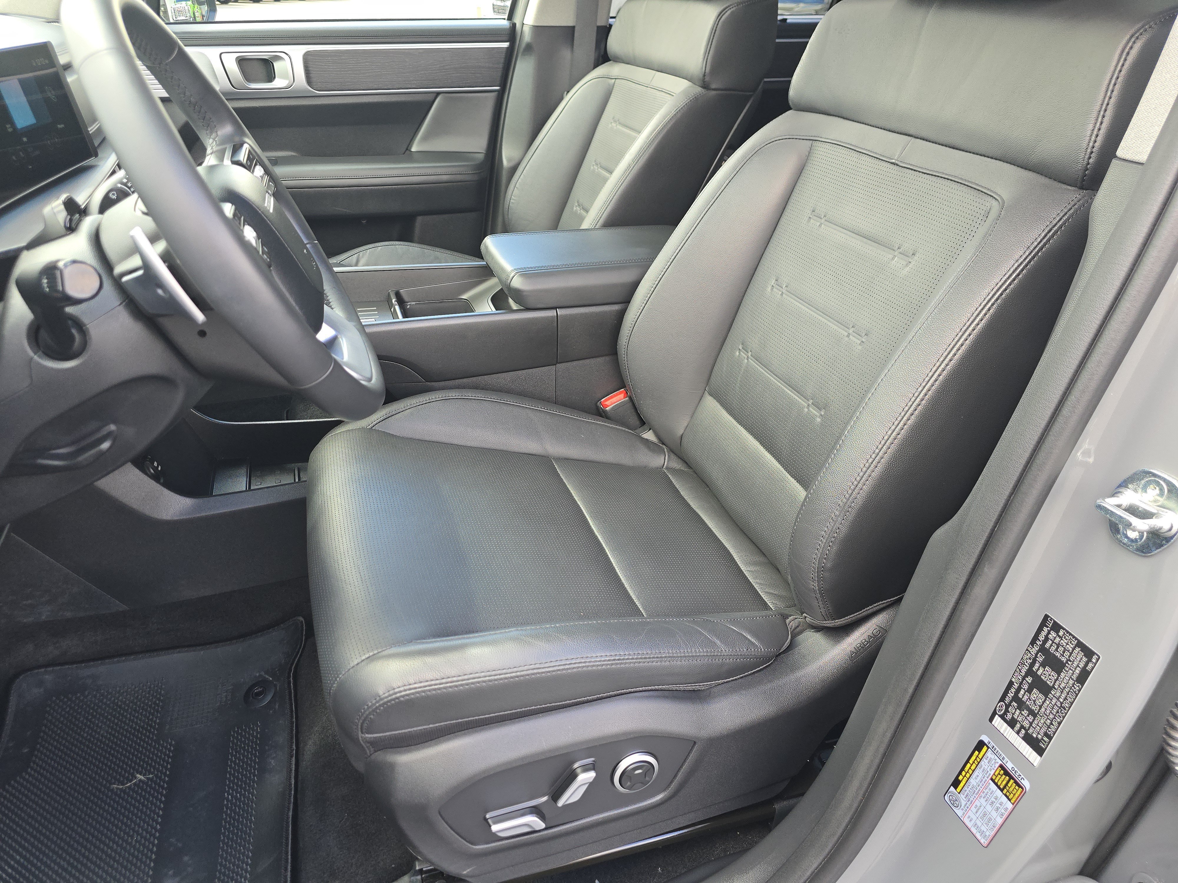 Used 2024 Hyundai Santa Fe Limited AWD/4WD image 23