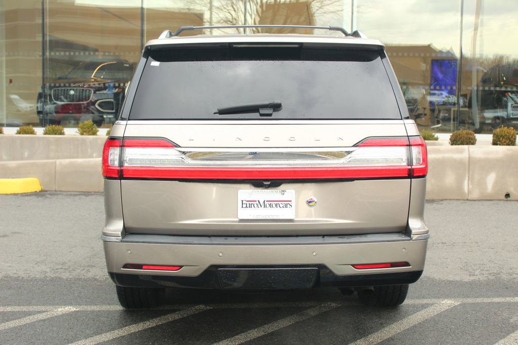 Used 2019 Lincoln Navigator Reserve w/ Cargo Package AWD/4WD image 7