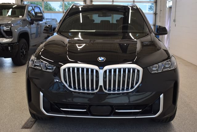 New 2026 BMW X5 xDrive40i w/ Premium Package AWD/4WD image 3