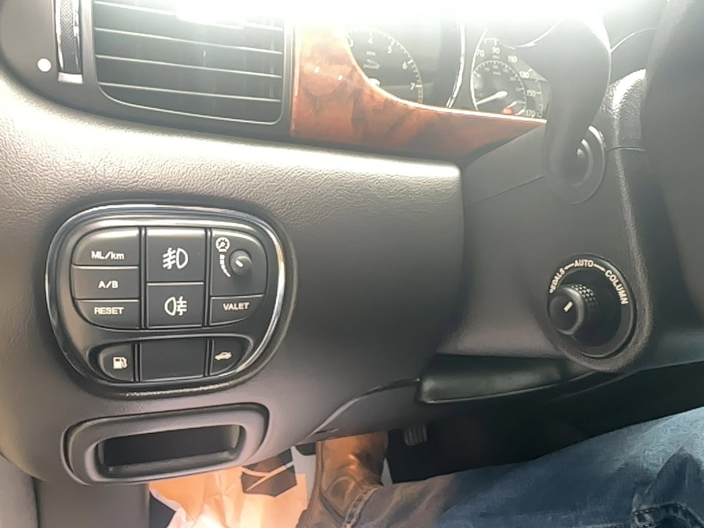 Used 2008 Jaguar XJ8 RWD image 12