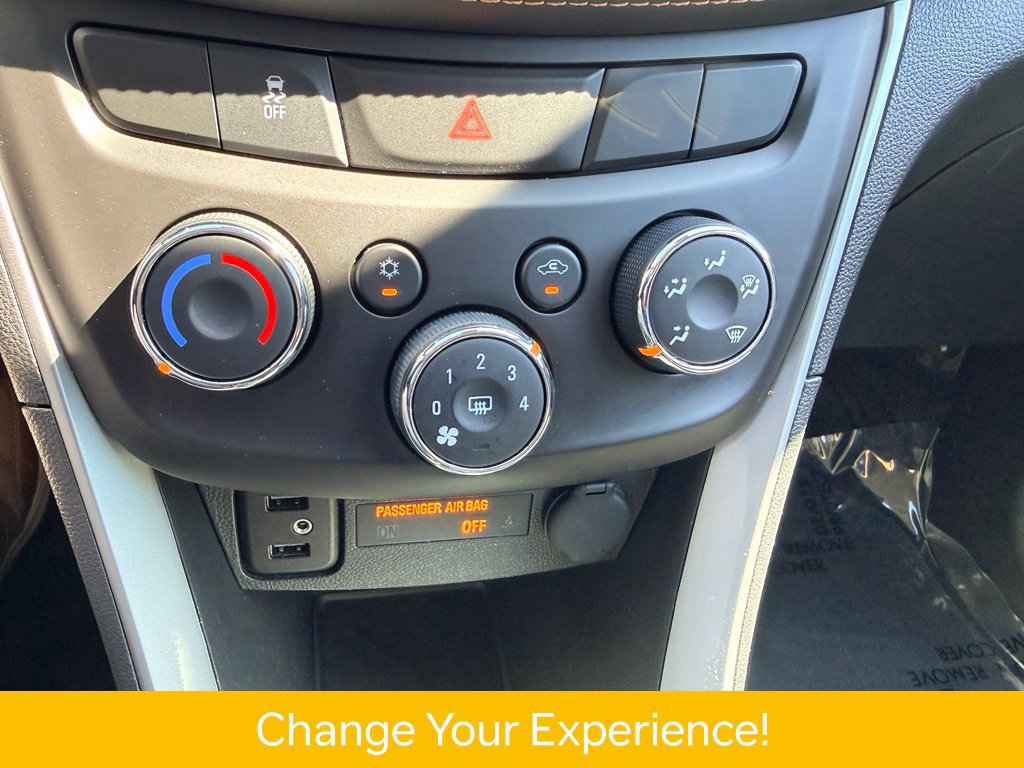 Used 2022 Chevrolet Trax LT w/ Sport Edition FWD image 9