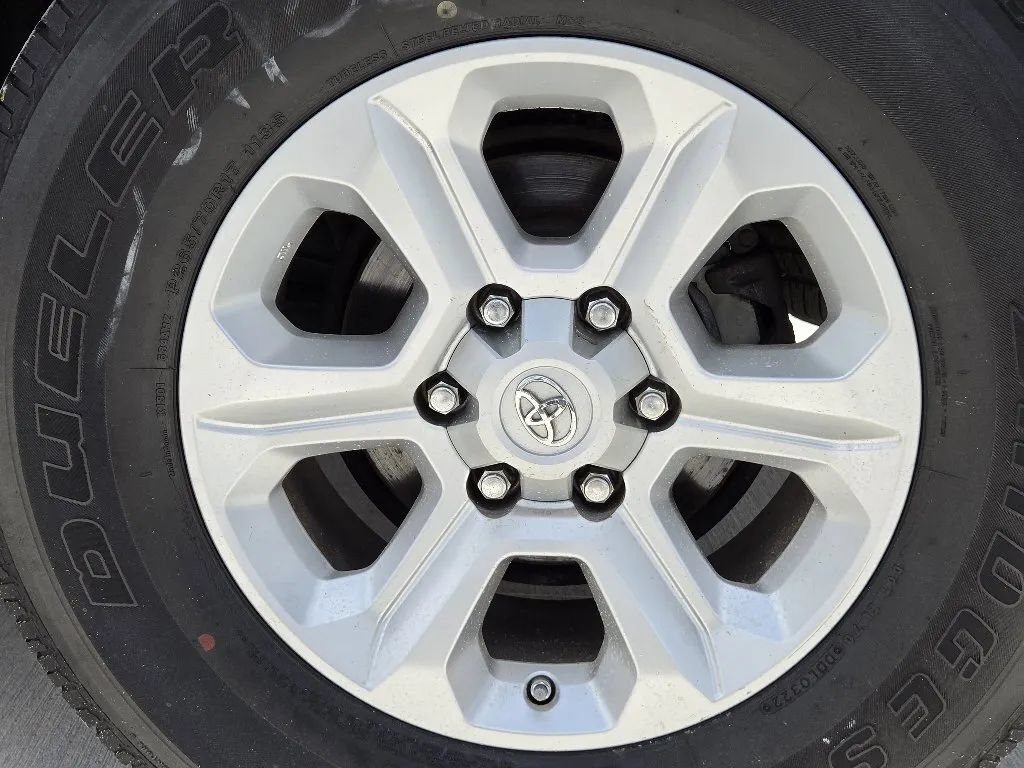 Used 2015 Toyota 4Runner SR5 RWD image 10
