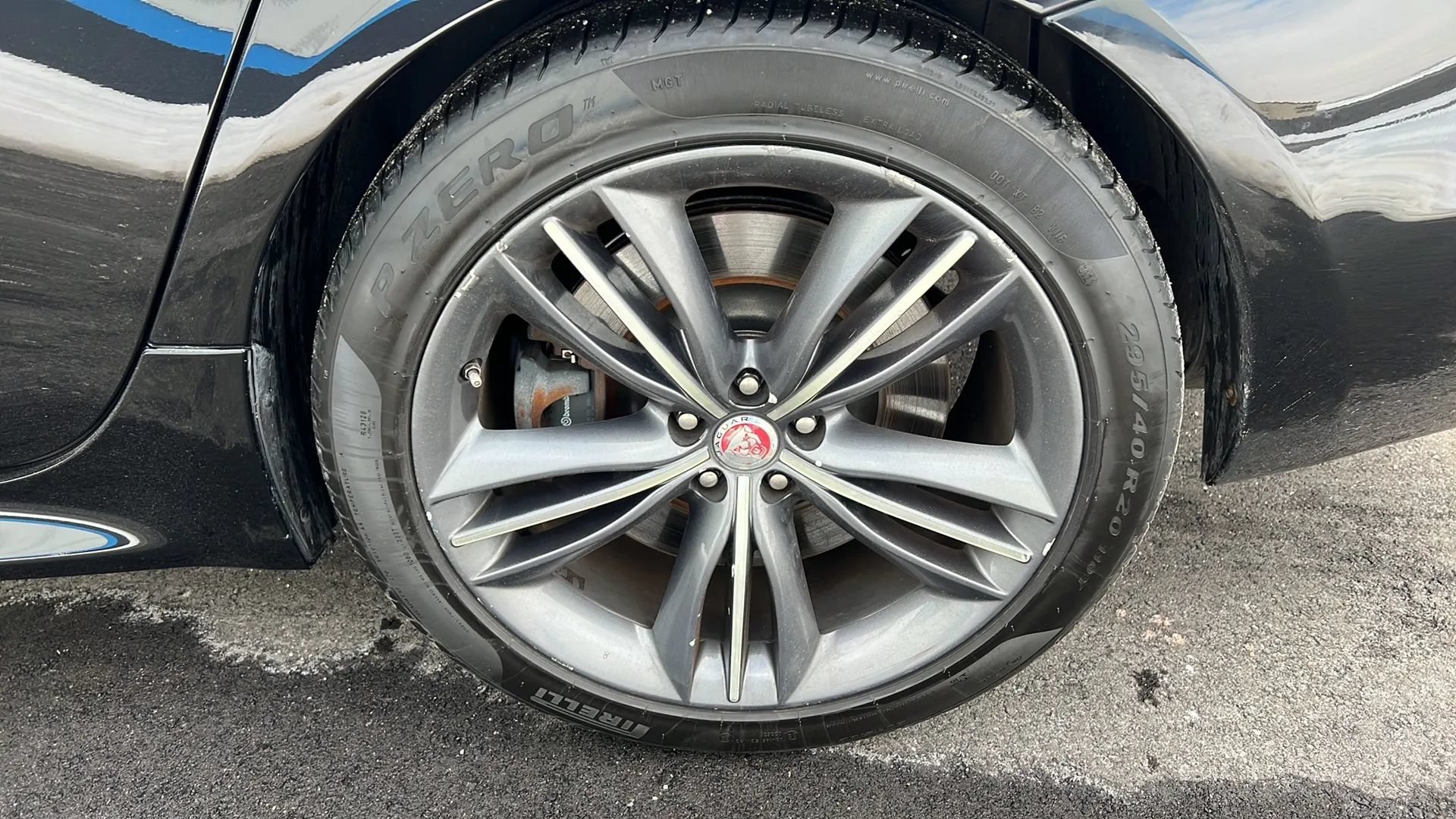 Used 2016 Jaguar XJ Supercharged RWD image 31