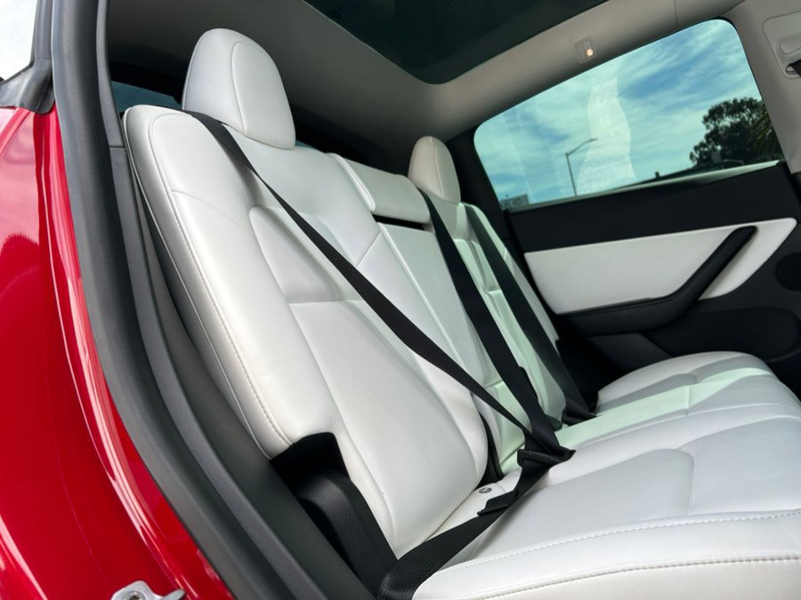 Used 2022 Tesla Model Y Performance image 45