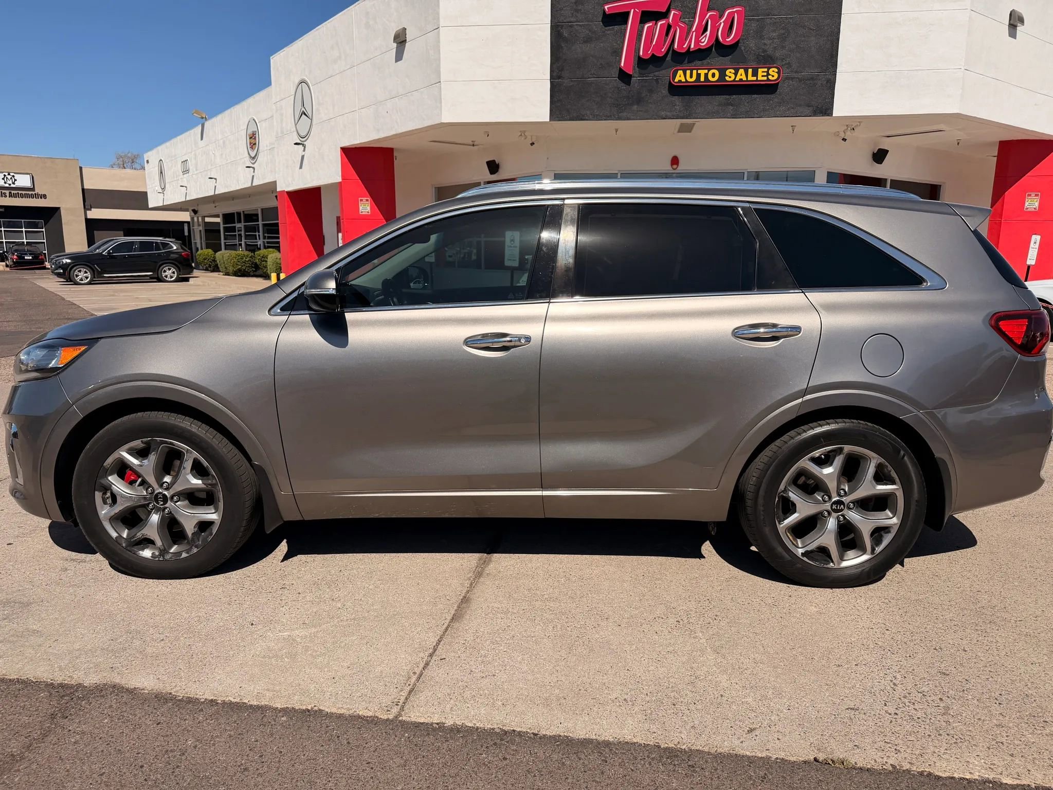 Used 2019 Kia Sorento SX image 8