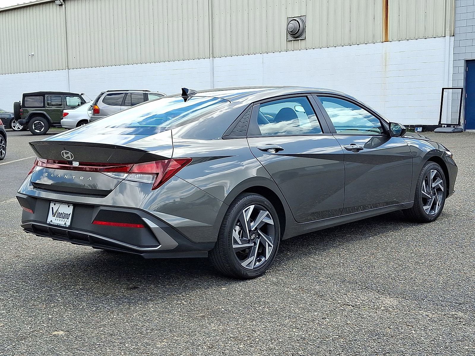 Used 2025 Hyundai Elantra Sport FWD image 30
