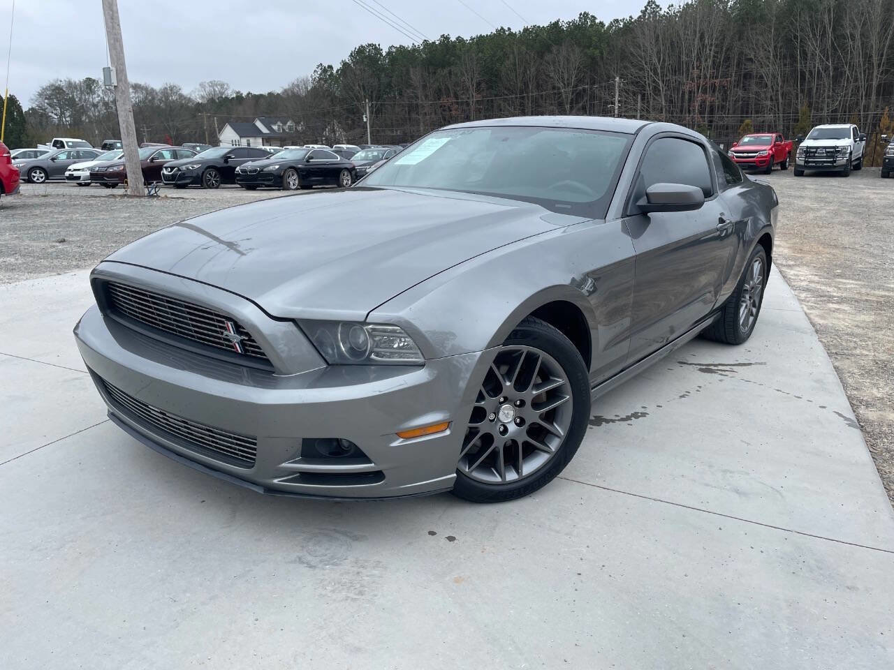 Used 2013 Ford Mustang Premium RWD image 1