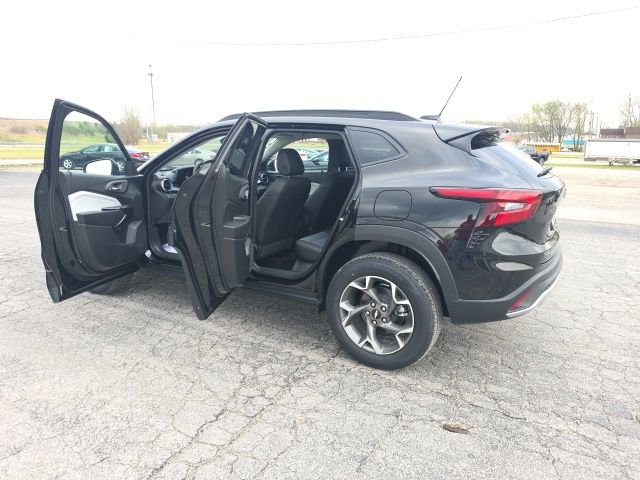 New 2026 Chevrolet Trax LT w/ Driver Confidence Package image 14
