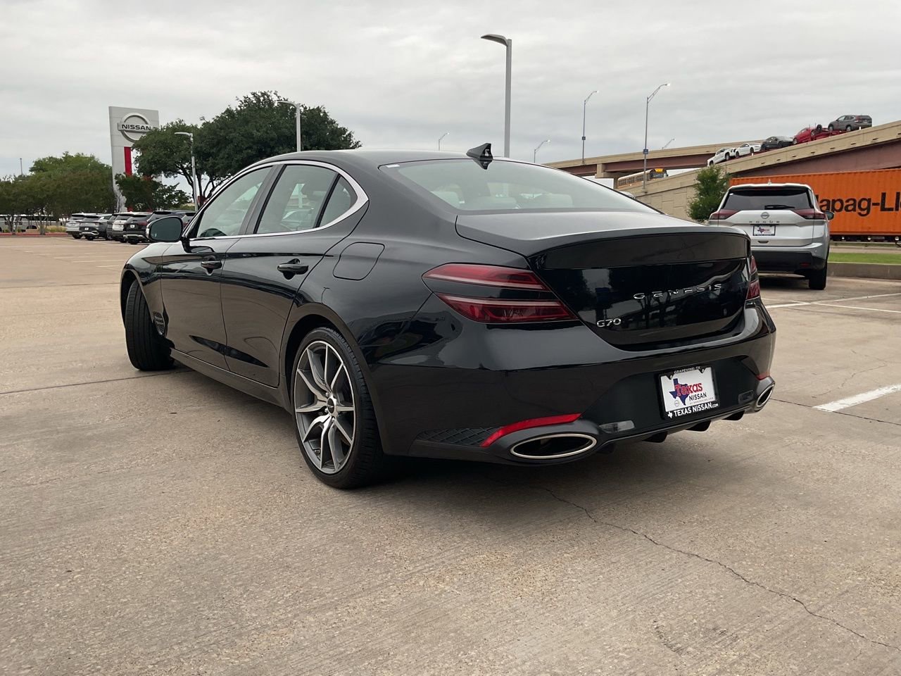 Used 2025 Genesis G70 2.5T RWD image 7