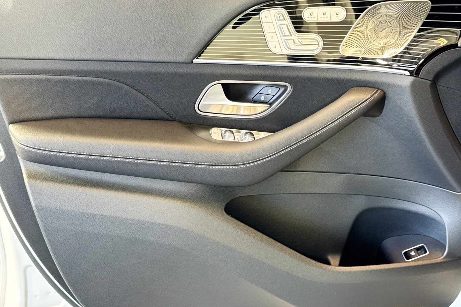 New 2026 Mercedes-Benz GLS 450 4MATIC image 16