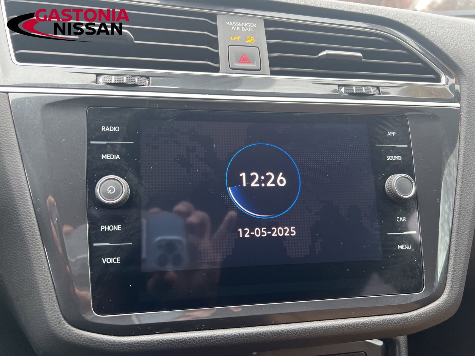 Used 2024 Volkswagen Tiguan SE image 45