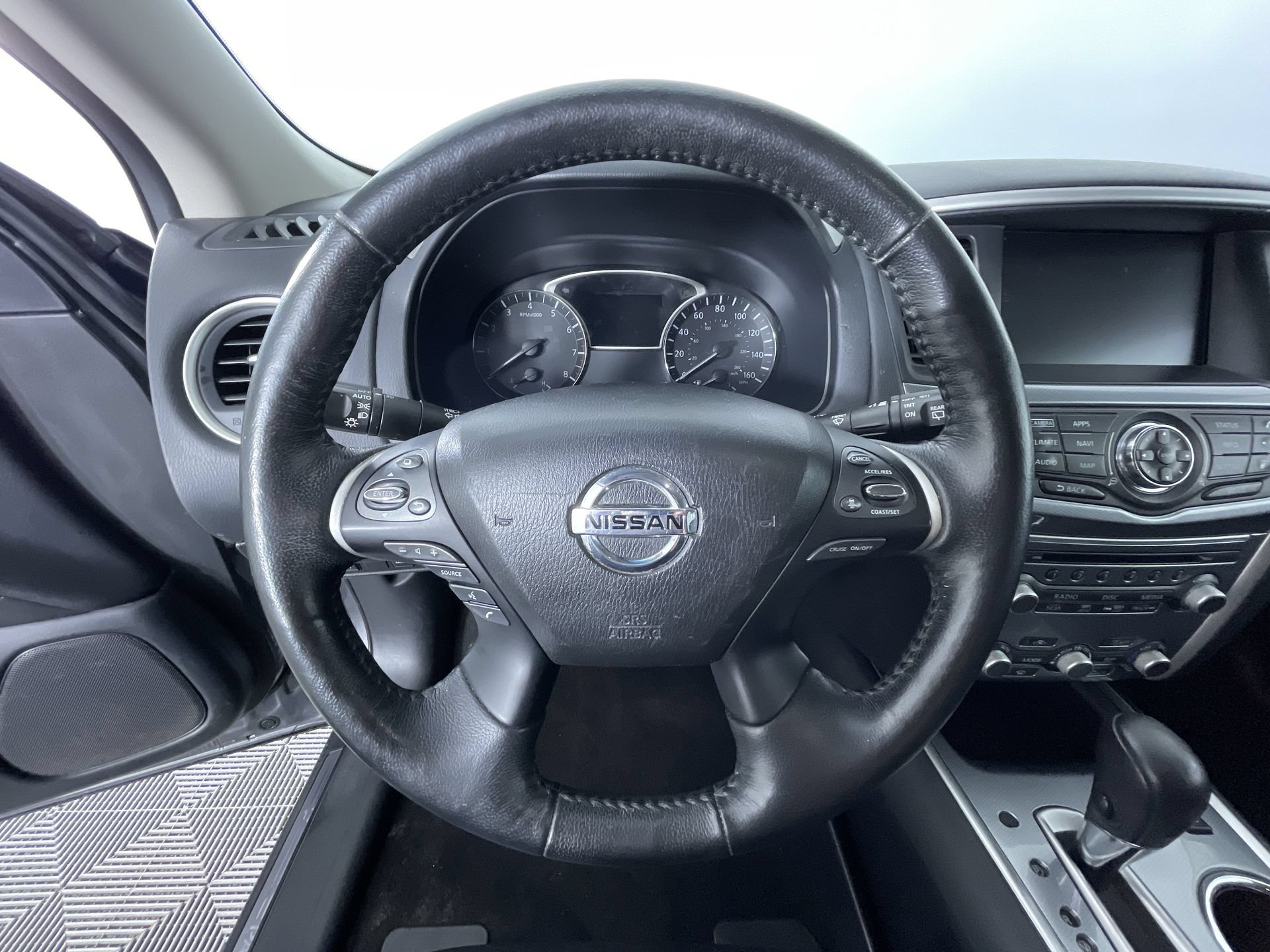 Used 2020 Nissan Pathfinder SL AWD/4WD image 16