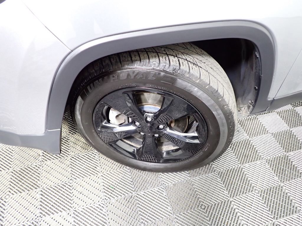 Used 2017 Jeep Cherokee Sport w/ Cold Weather Group image 44